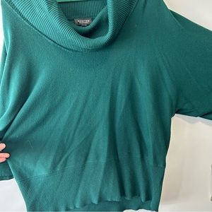 Bundle 3/$15. Spense 2X green elbow length cowl neck top. EUC